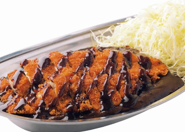 チキンの旨みがルーと絡み合うチキンカツカレー